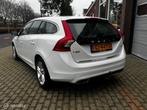 Volvo V60 2.4 D6 Twin Engine R-Design FULL-OPTIONS!, Auto's, Automaat, Euro 6, Wit, Origineel Nederlands