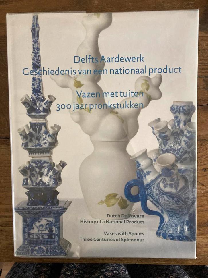 Vazen met tuiten delfts aardewerk geschiedenis, Boeken, Overige Boeken, Zo goed als nieuw, Ophalen of Verzenden