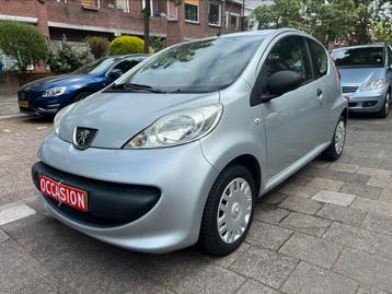 koop: Peugeot 107 1.0-12V – Zilver metallic – APK 02/2026 beschikbaar voor biedingen