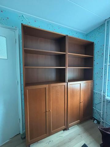Complete slaapkamer set 2 boekenkasten, kleine kast + bureau