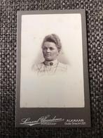 CDV, Vrouw, Leonard Vlaanderen, Alkmaar, Carte de Visite, Verzamelen, Ophalen of Verzenden, Voor 1940, Gebruikt, Foto