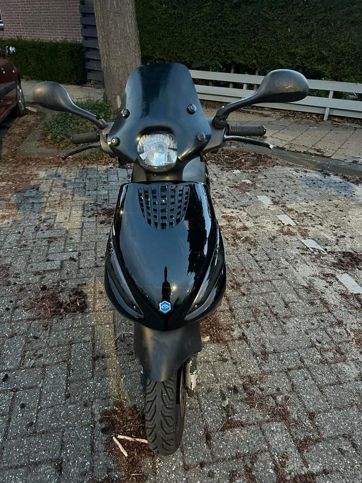 Piaggio Zip 4T – 2013 | Custom Look | Technisch in topstaat, Fietsen en Brommers, Scooters | Piaggio, Zo goed als nieuw, Zip, Maximaal 45 km/u