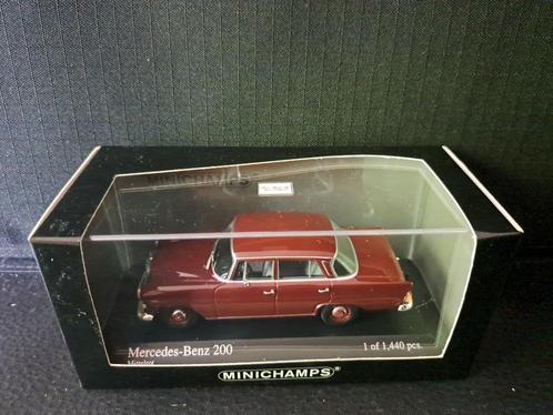 Mercedes Benz 200 (W110) 1:43 - 1965 - Dark Red, Hobby en Vrije tijd, Modelauto's | 1:43, Nieuw, Auto, MiniChamps, Ophalen