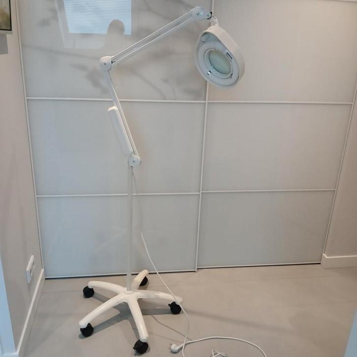 Professionele Luxo Loeplamp op wielen, Hobby en Vrije tijd, Vergrootglazen, Loepen en Loeplampen, Zo goed als nieuw, Loeplamp
