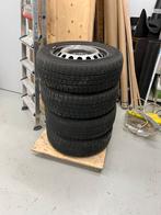 Mercedes vito 2017 stalenvelgen met banden en wieldoppen., Ophalen, 16 inch, Banden en Velgen, 195 mm