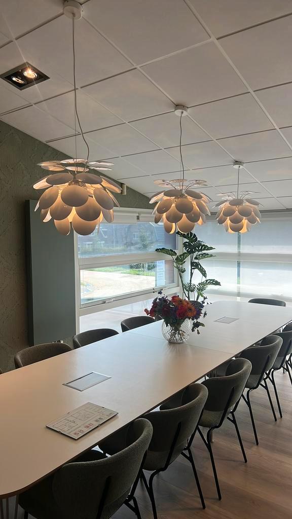 Marset Discoco Hanglampen wit 53 cm - 3 stuks, Huis en Inrichting, Lampen | Hanglampen, Gebruikt, 50 tot 75 cm, Kunststof, Ophalen