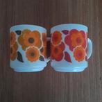 2 x retro mok, Huis en Inrichting, Keuken | Servies, Gebruikt, Ophalen of Verzenden, Overige stijlen, Kop(pen) en/of Schotel(s)