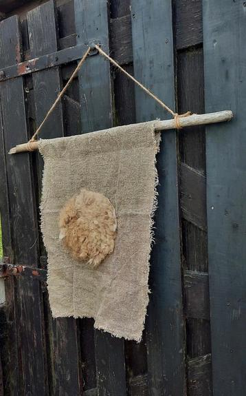 Wandkleed / wandhanger shabbydoek met wol beschikbaar voor biedingen