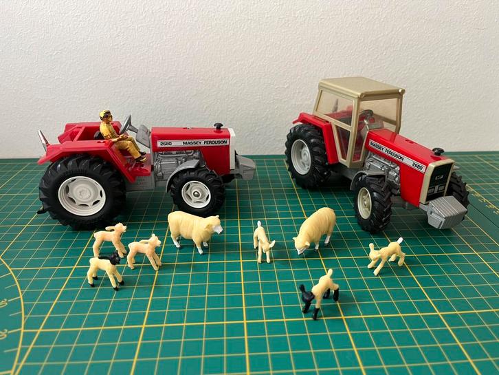 Britains Massey Ferguson tractors + schapen en lammetjes, Hobby en Vrije tijd, Modelauto's | 1:32, Gebruikt, Tractor of Landbouw