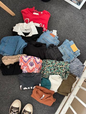 Kledingpakket maat xs/s beschikbaar voor biedingen