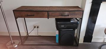 Sidetable beschikbaar voor biedingen