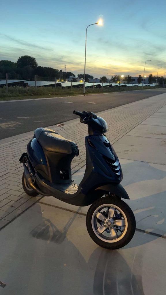Zip mk2 hpi, Fietsen en Brommers, Scooters | Piaggio, Zo goed als nieuw, Zip, Tweetakt, Ophalen