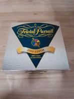 Trivial Pursuit 2000 editie - s3501, Hobby en Vrije tijd, Gezelschapsspellen | Bordspellen, Ophalen of Verzenden, Zo goed als nieuw