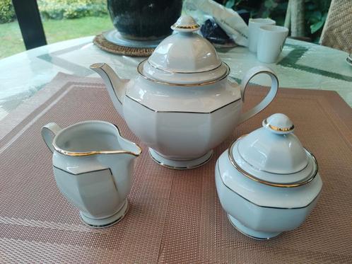 Thee/ koffiekan met toebehoren. Collection Ville d' Orange., Antiek en Kunst, Antiek | Servies compleet, Ophalen of Verzenden