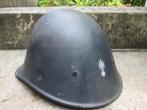 Nederlandse helm M34 mooi gemarkeerd Rijkspolitie gebruikt., Verzamelen, Ophalen of Verzenden, Landmacht, Nederland, Helm of Baret