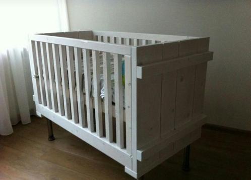 Wit steigerhout babybed, Kinderen en Baby's, Babywiegjes en Ledikanten, Zo goed als nieuw, Ledikant, Ophalen