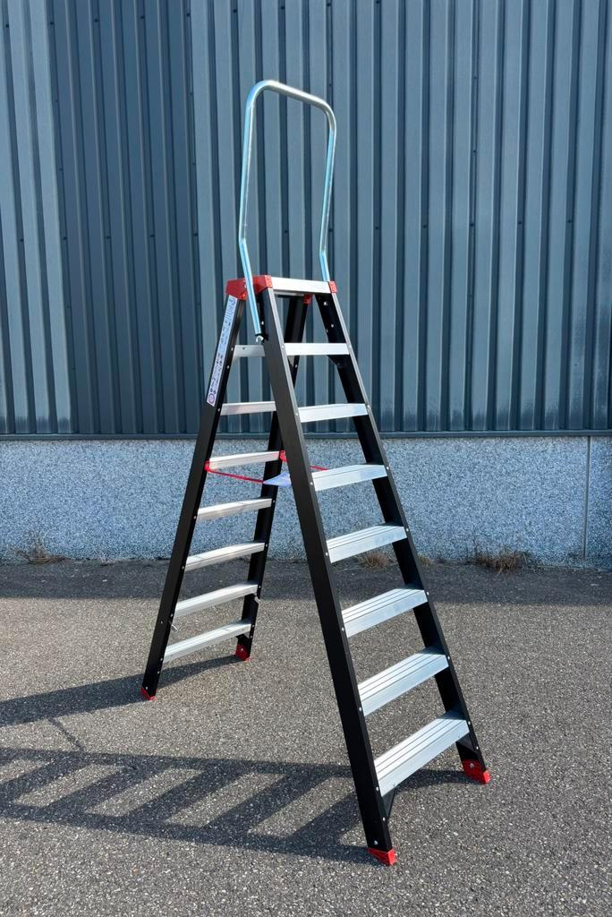 Trap 8 treden dubbel oploopbaar met steunbeugel NIEUW, Doe-het-zelf en Verbouw, Ladders en Trappen, Nieuw, Trap, 4 meter of meer