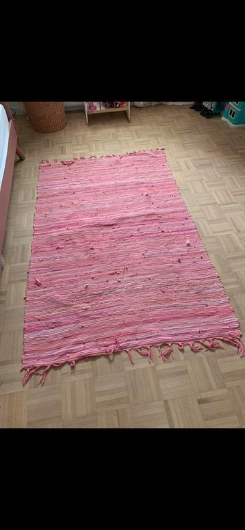 Roze Vloerkleed - 180x113cm beschikbaar voor biedingen