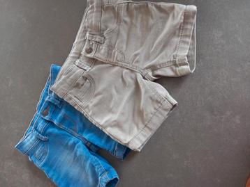 2x korte broek mt80 beschikbaar voor biedingen