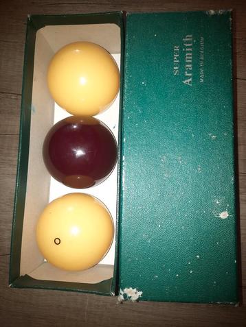 Vintage Super Aramith Biljartballen in Doos beschikbaar voor biedingen