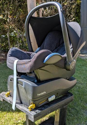 Maxi Cosi met IsoFix Family Fix basis beschikbaar voor biedingen