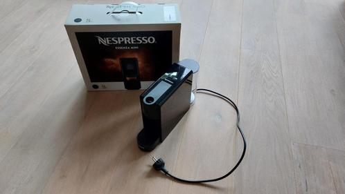 Nespresso Krups Essenza mini zwart (piano black), Witgoed en Apparatuur, Koffiezetapparaten, Zo goed als nieuw, Koffiepads en cups