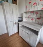 Complete kinderkamer set - kast en commode, Ophalen, Zo goed als nieuw, Jongetje of Meisje