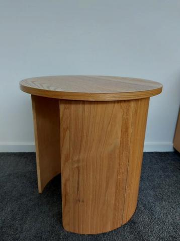 Salontafel / bijzettafel eikenlook beschikbaar voor biedingen