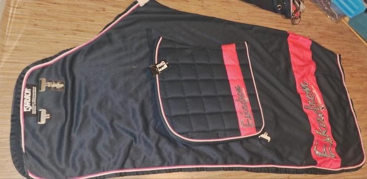 Nieuw Eskadron Showdeken XL  + Dekje DL & Halsterset - Full, Dieren en Toebehoren, Paarden en Pony's | Dekens en Dekjes, Nieuw