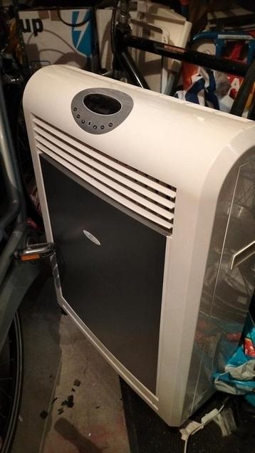 Incl afvoerslang, leuke, goedwerkende airco. beschikbaar voor biedingen