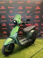 Vespa Sprint 2024 Brom! Custom Full Option Full Malossi 80cc, Fietsen en Brommers, Ophalen of Verzenden