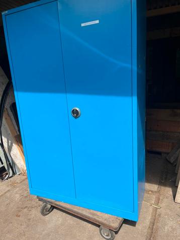 Metalen draaideur kast 2 deurs lista 1.94-125-50cm draaiknop beschikbaar voor biedingen