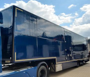 Netam-Fruehauf Motorsport Racetrailer met Tent en Laadlift beschikbaar voor biedingen