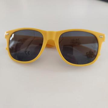 Gele NS Zonnebril beschikbaar voor biedingen