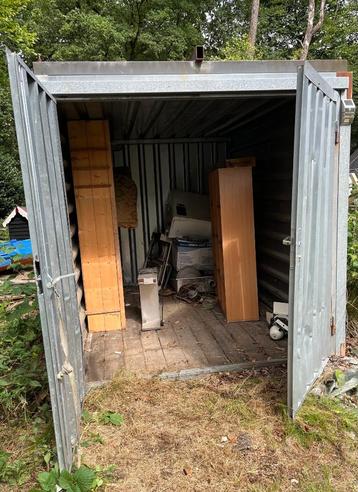 Stalen opslagcontainer / schuur ( 3 x 2,5 m) beschikbaar voor biedingen