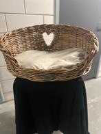 Mooie rieten hondenmand Designed by Lotte, Dieren en Toebehoren, Hondenmanden, Ophalen of Verzenden, Zo goed als nieuw, Riet