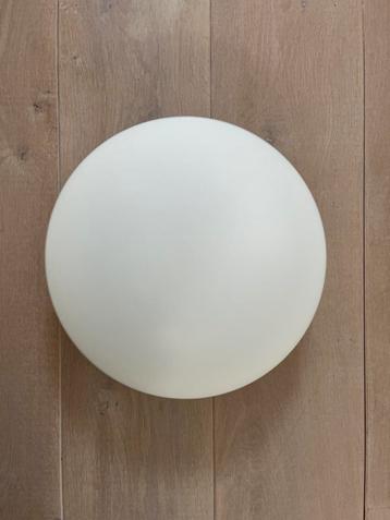 Mooie witte glazen plafond/wandlamp voor 3 lampen) beschikbaar voor biedingen