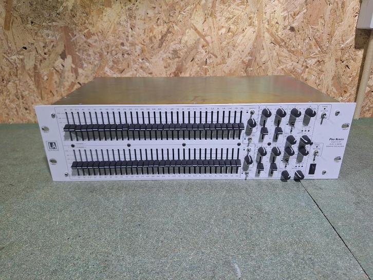 LA Audio EQ231G-SP Dual 31 band 1/3 octave Graphic Equalizer, Muziek en Instrumenten, Effecten, Gebruikt, Equalizer, Ophalen of Verzenden