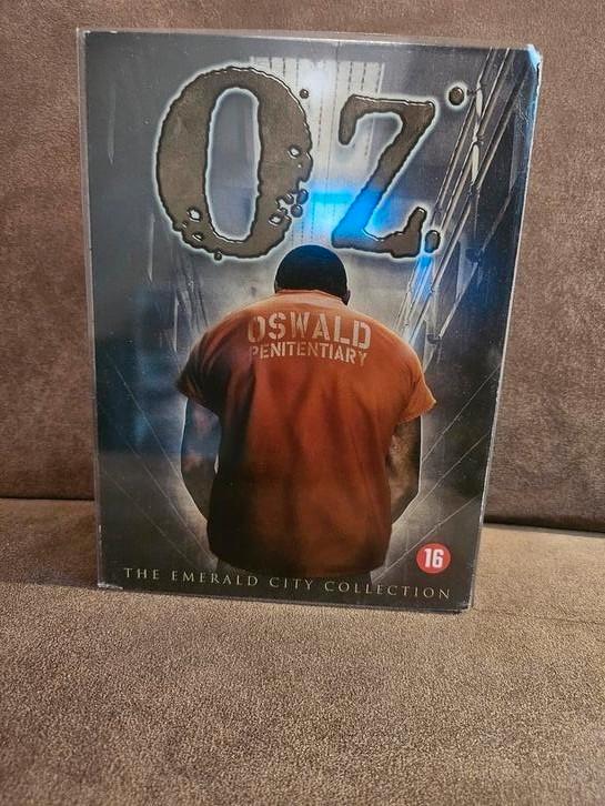 OZ Complete Serie 1-6 DVD Box (NLO), Cd's en Dvd's, Dvd's | Tv en Series, Zo goed als nieuw, Ophalen of Verzenden