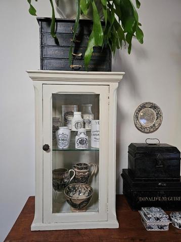 TOP antiek vitrine kastje facet geslepen glas / met licht beschikbaar voor biedingen