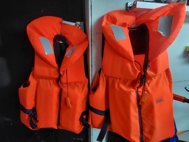2x Marinepool reddingsvesten - nette staat, Watersport en Boten, Accessoires en Onderhoud, Ophalen of Verzenden