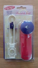 Punch & Fold Pons Vouwpons Ruit-Enkel met Lineaal., Hobby en Vrije tijd, Kaarten | Zelf maken, Ophalen of Verzenden, Zo goed als nieuw