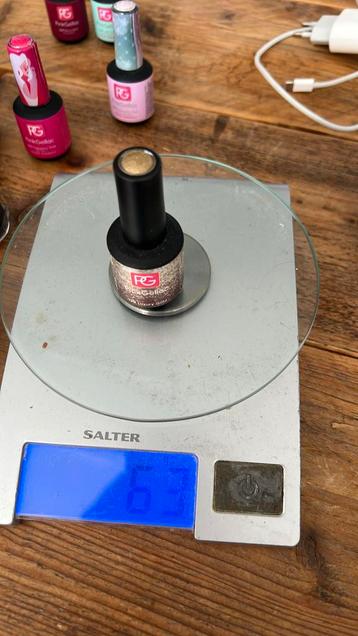 Pink gellac 130 luxury gold beschikbaar voor biedingen