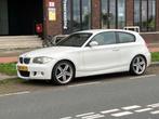 BMW 1-Serie M-sport pakket 2.0 118I 3DR 2009 Wit, Auto's, 1-Serie, 65 €/maand, Achterwielaandrijving, 1995 cc
