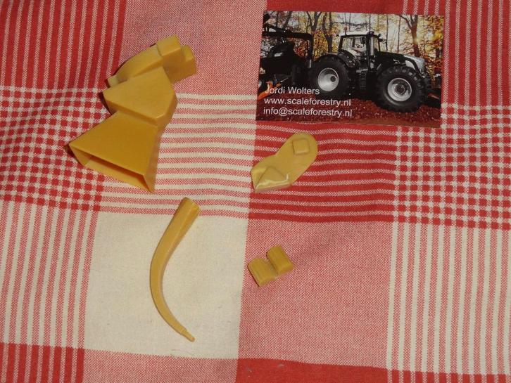 TP 270 hout hakselaar kitje, Hobby en Vrije tijd, Modelauto's | 1:32, Nieuw, Tractor of Landbouw, Overige merken, Ophalen of Verzenden