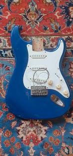 Stratocaster body compleet squier? Slagplaat tremolo pickups, Ophalen of Verzenden, Zo goed als nieuw, Elektrische gitaar