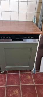 Smeg 6 pits fornuis en zgan vaatwasser, Huis en Inrichting, Keuken | Complete keukens, Ophalen, Gebruikt, Enkelwandige keuken