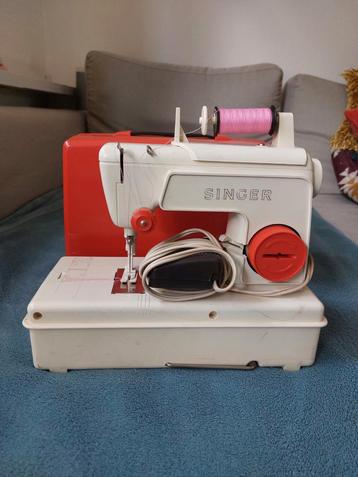 Singer Kindernaaimachine Vintage beschikbaar voor biedingen