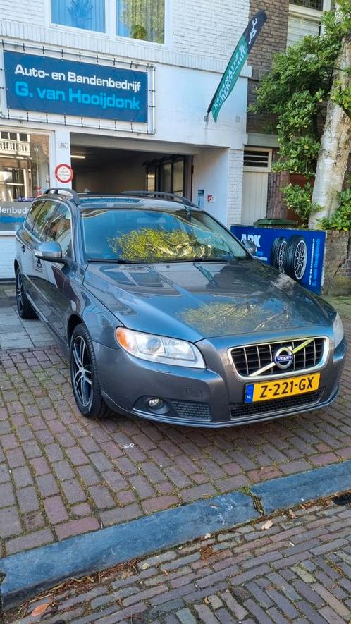 Volvo V70 2.5 FT Summum AUT 2009 Youngtimer Apk 5-2025, Auto's, Volvo, Particulier, V70, ABS, Airbags, Airconditioning, Bluetooth