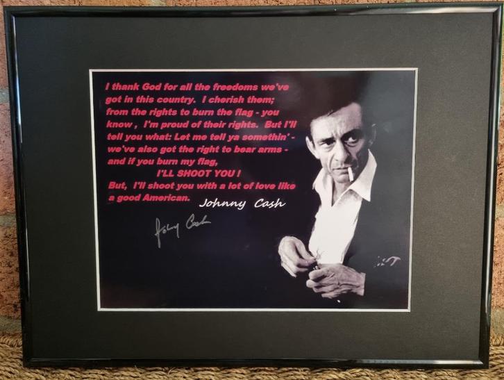 Johnny Cash gesigneerde foto / foto met handtekening., Verzamelen, Muziek, Artiesten en Beroemdheden, Zo goed als nieuw, Foto of Kaart